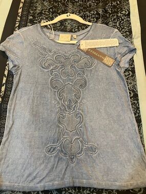 DANTELLE Women’s Light Blue Embroidered Short Sleeve Top